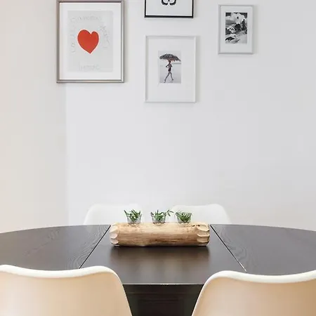 Flateli Aribau Apartment
